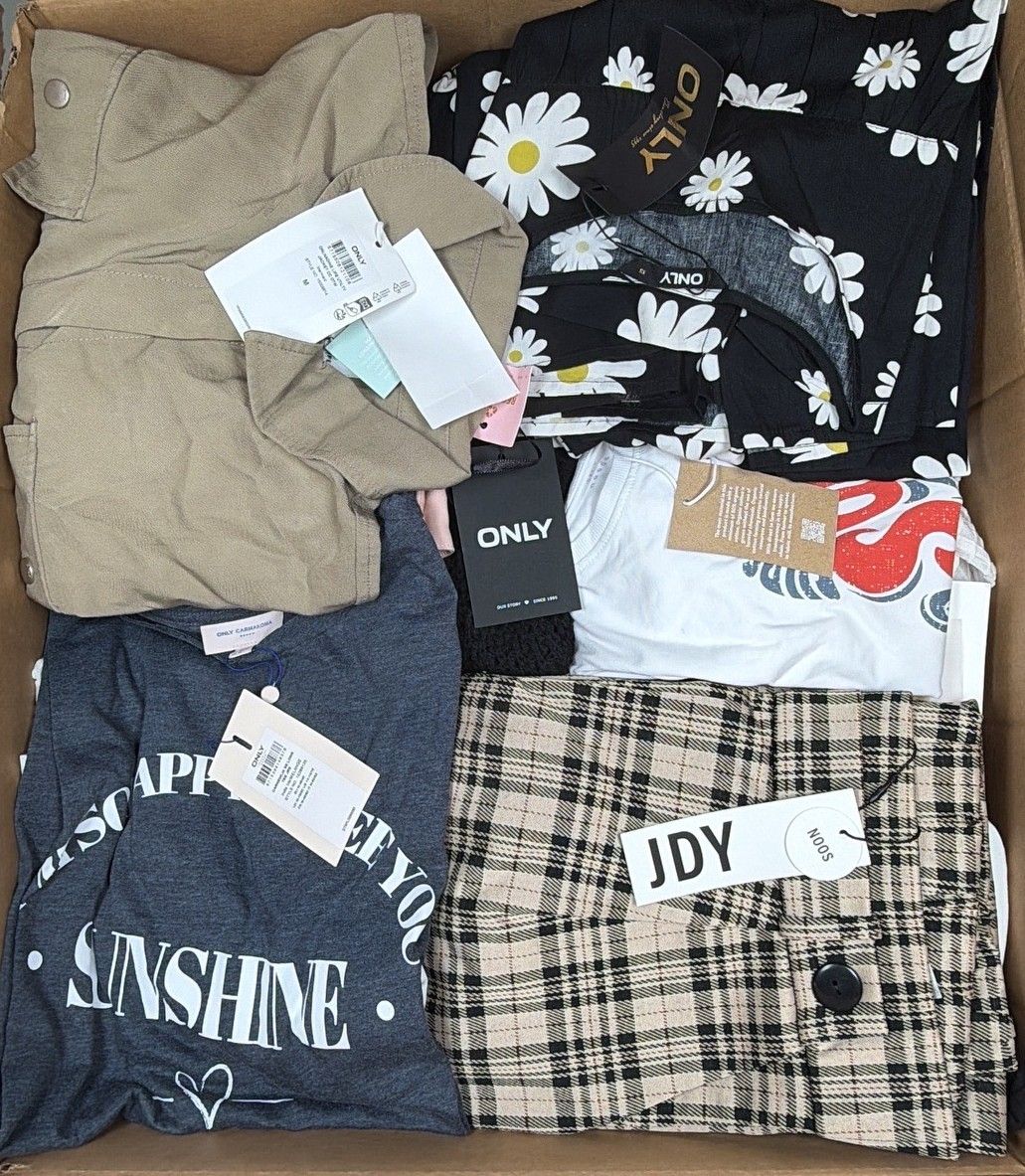 Branded Clothing Scandinavian Mix